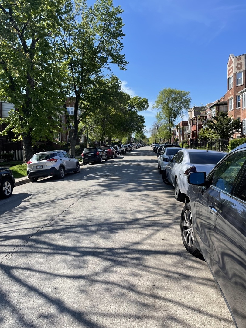 7704 South Carpenter Street Chicago IL 60620
