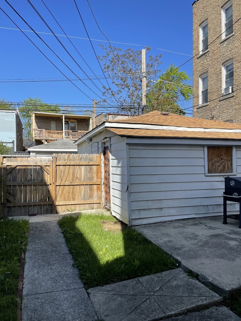 7704 South Carpenter Street Chicago IL 60620