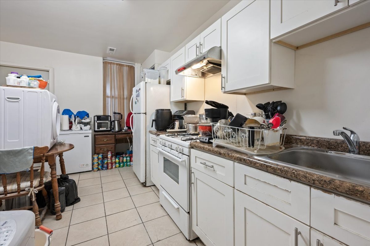 934 West 35th Place Chicago IL 60609