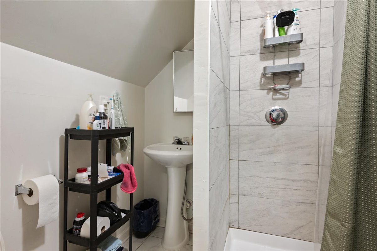 934 West 35th Place Chicago IL 60609