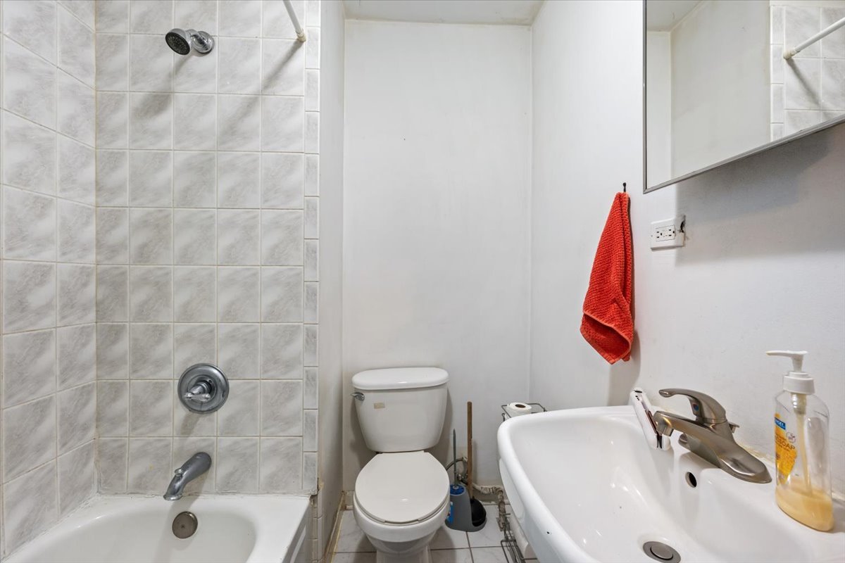 934 West 35th Place Chicago IL 60609