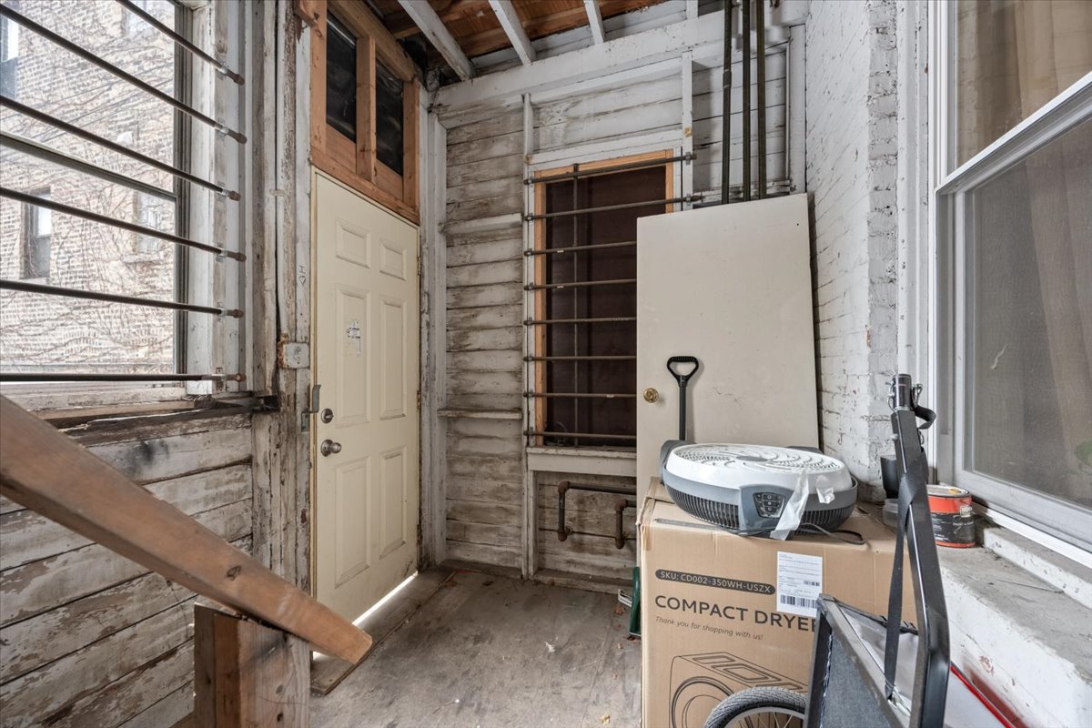 934 West 35th Place Chicago IL 60609