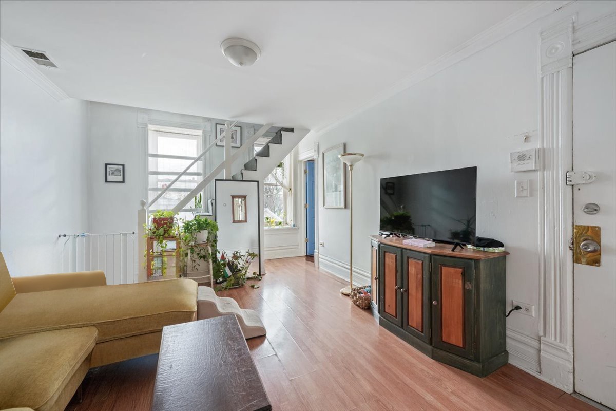 934 West 35th Place Chicago IL 60609