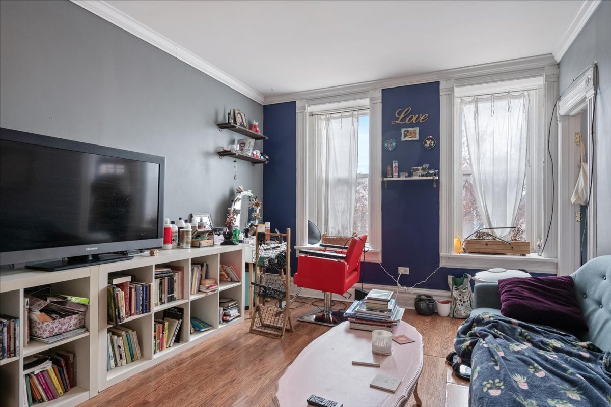 934 West 35th Place Chicago IL 60609