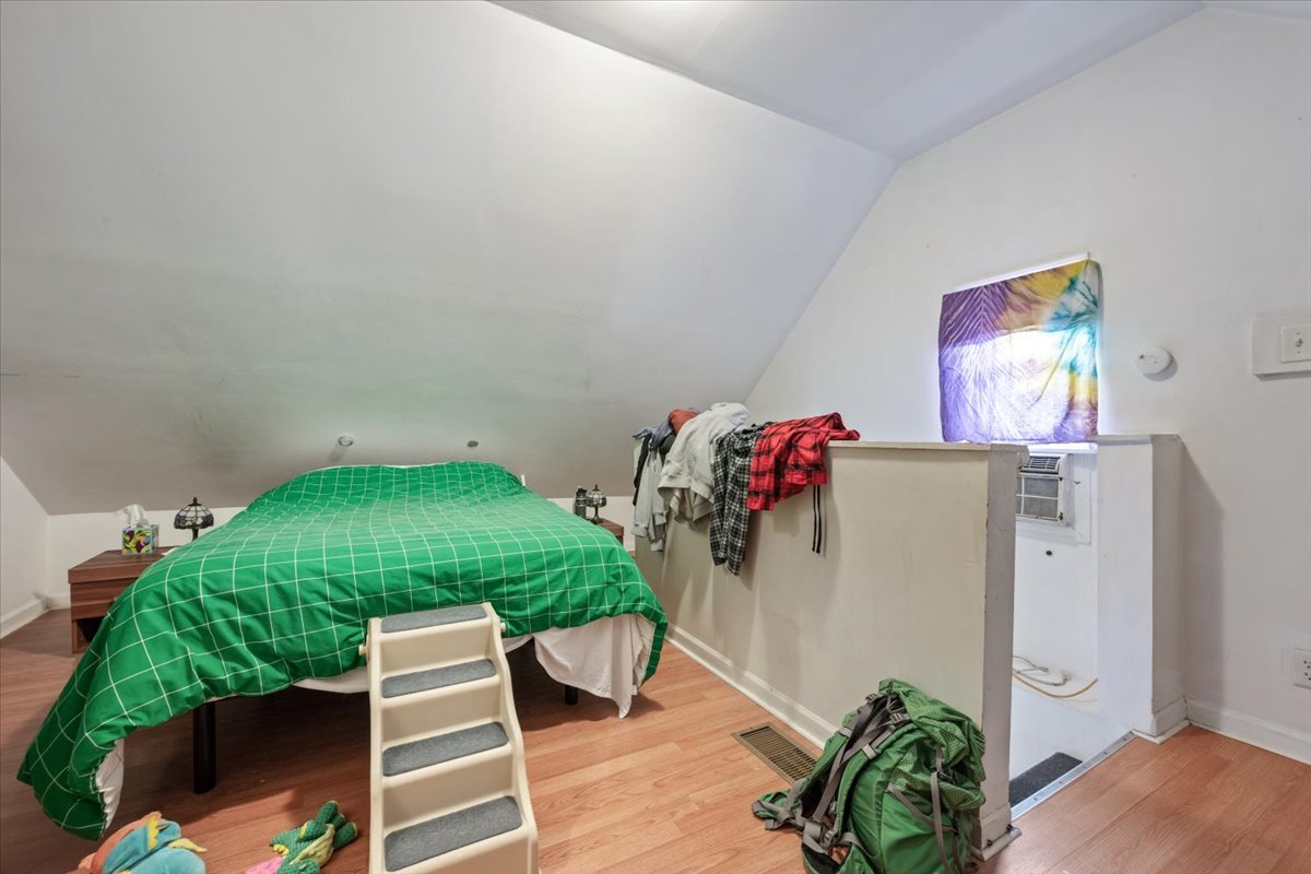 934 West 35th Place Chicago IL 60609
