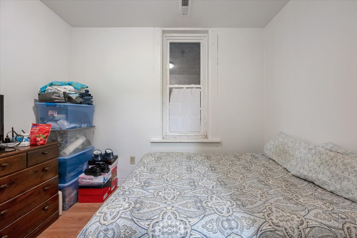 934 West 35th Place Chicago IL 60609