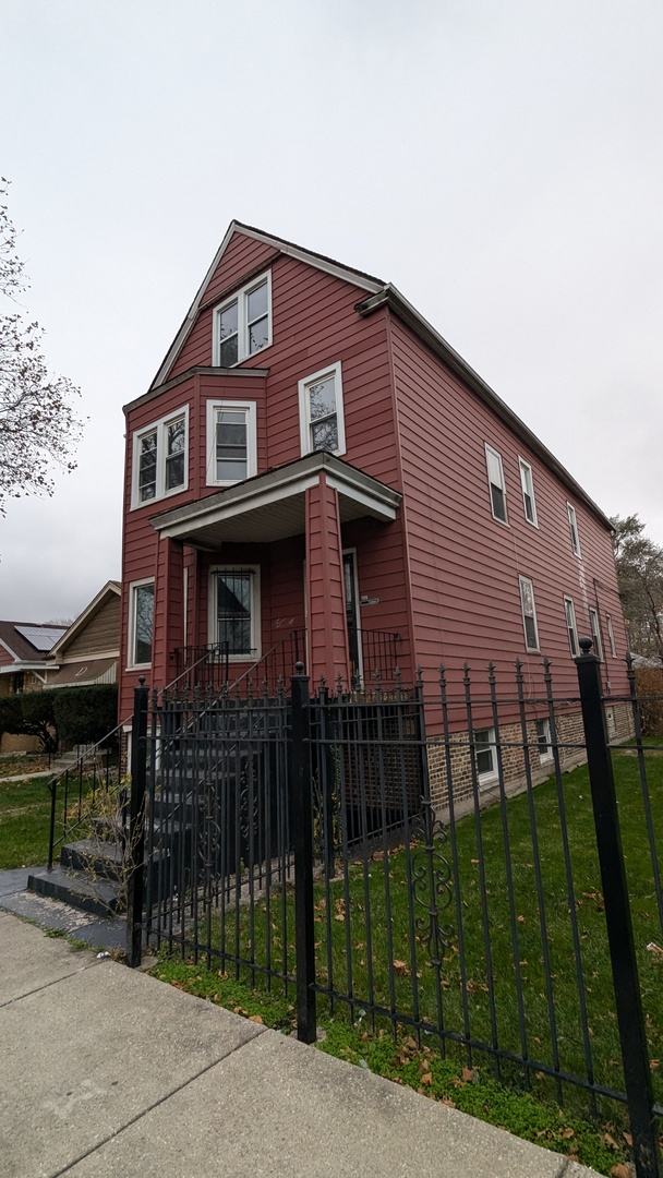 8112 South Exchange Avenue Chicago IL 60617