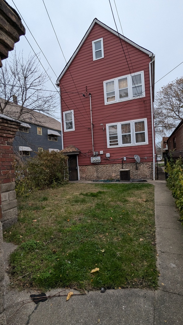 8112 South Exchange Avenue Chicago IL 60617