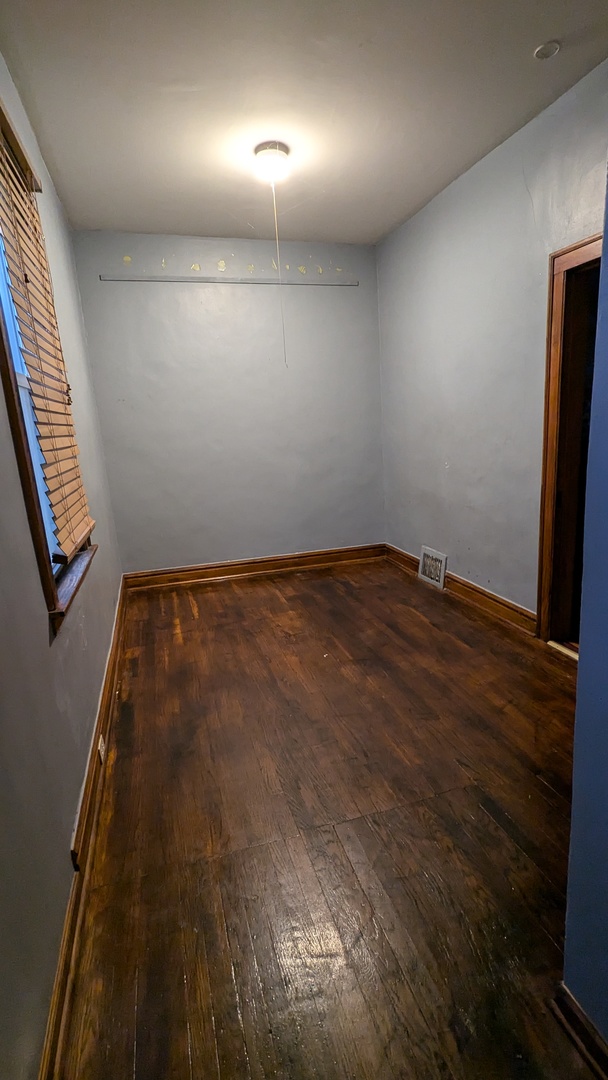 8112 South Exchange Avenue Chicago IL 60617