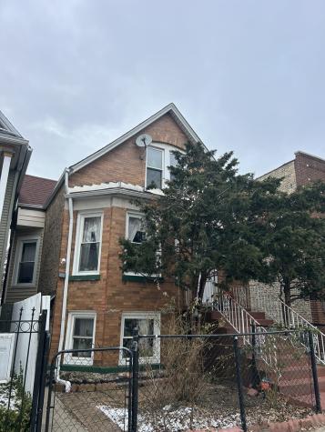 4142 North Bernard Street Chicago IL 60618