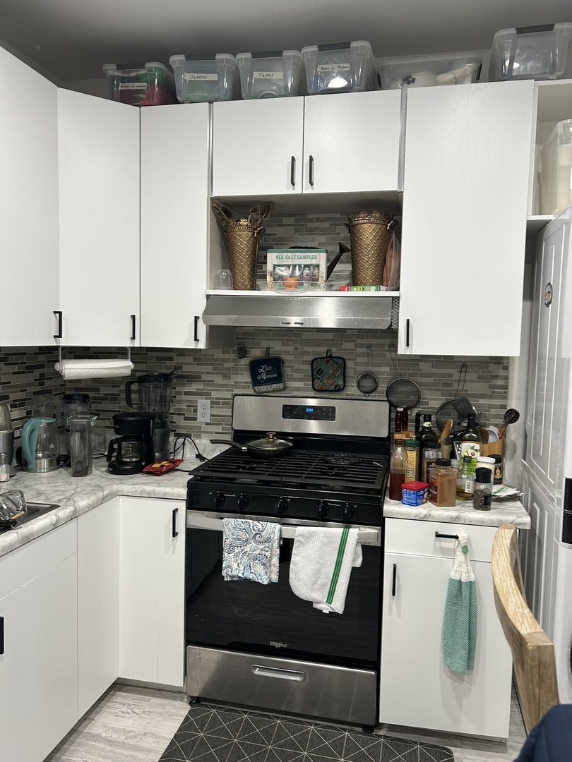 4142 North Bernard Street Chicago IL 60618