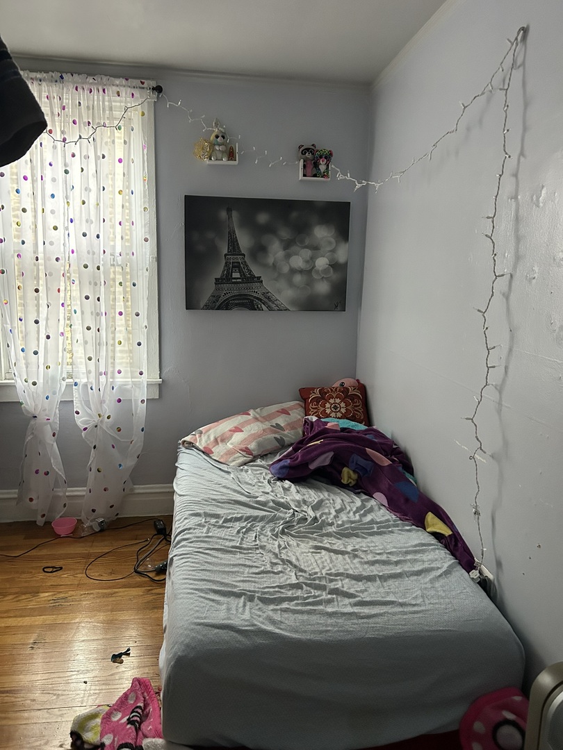 4142 North Bernard Street Chicago IL 60618