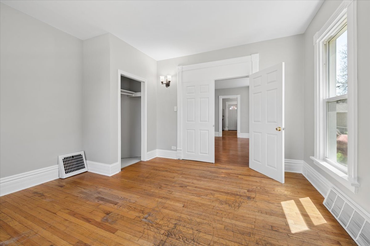 614 South Lincoln Avenue Aurora IL 60505