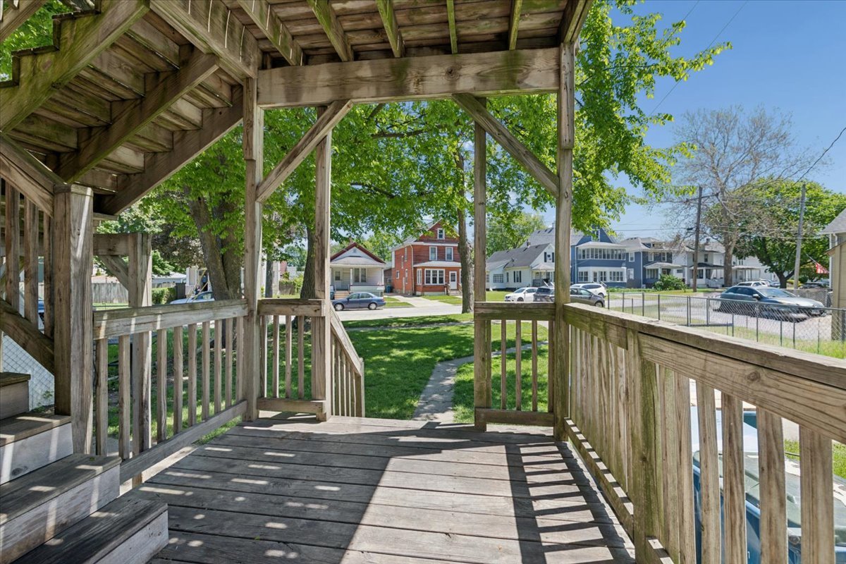 614 South Lincoln Avenue Aurora IL 60505