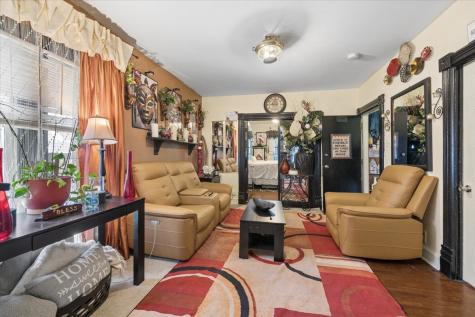 614 South Lincoln Avenue Aurora IL 60505