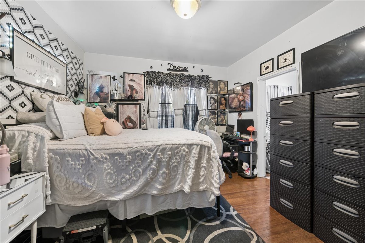 614 South Lincoln Avenue Aurora IL 60505
