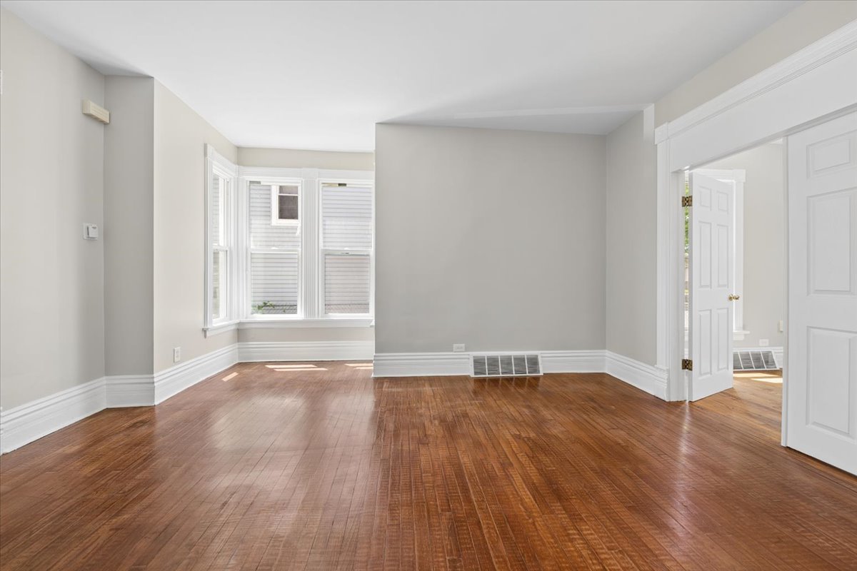 614 South Lincoln Avenue Aurora IL 60505