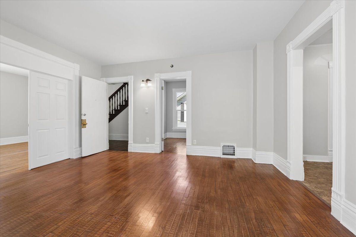 614 South Lincoln Avenue Aurora IL 60505
