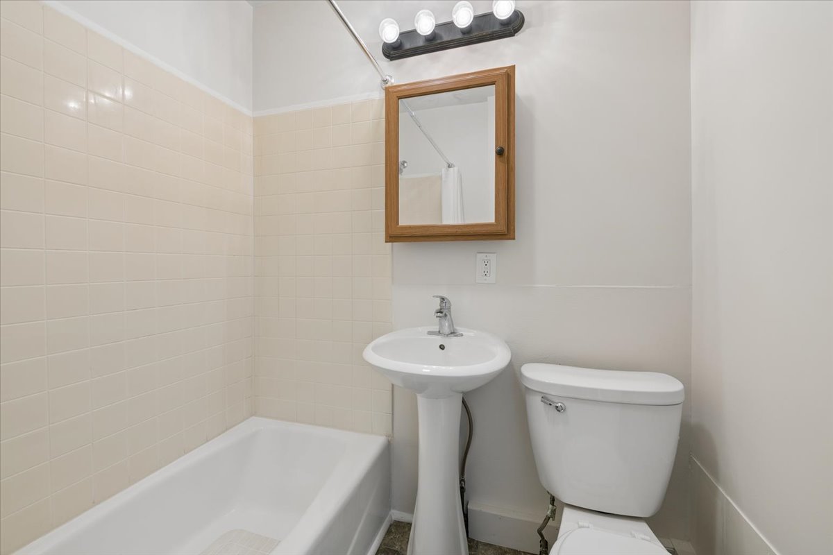 614 South Lincoln Avenue Aurora IL 60505