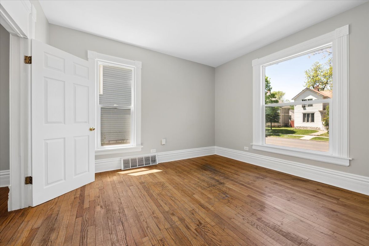 614 South Lincoln Avenue Aurora IL 60505