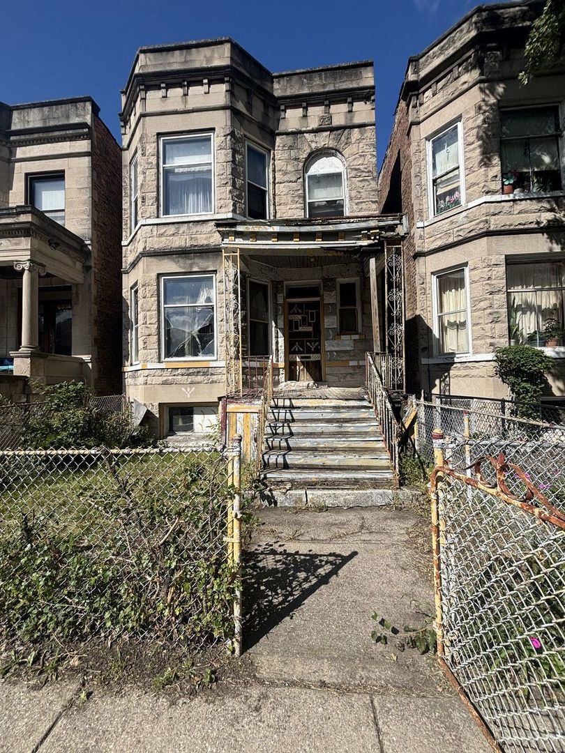 6932 South Eggleston Avenue Chicago IL 60621