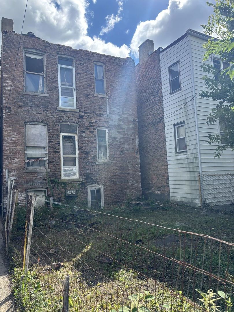 6932 South Eggleston Avenue Chicago IL 60621