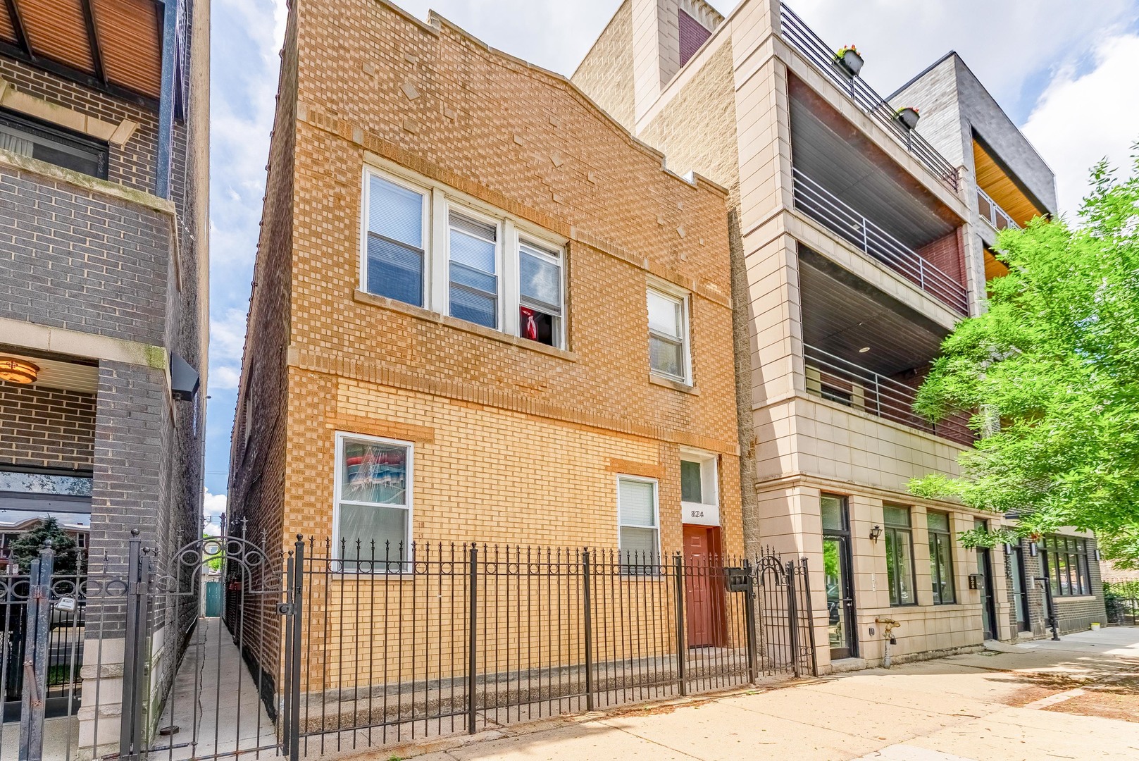 824 North California Avenue Chicago IL 60622