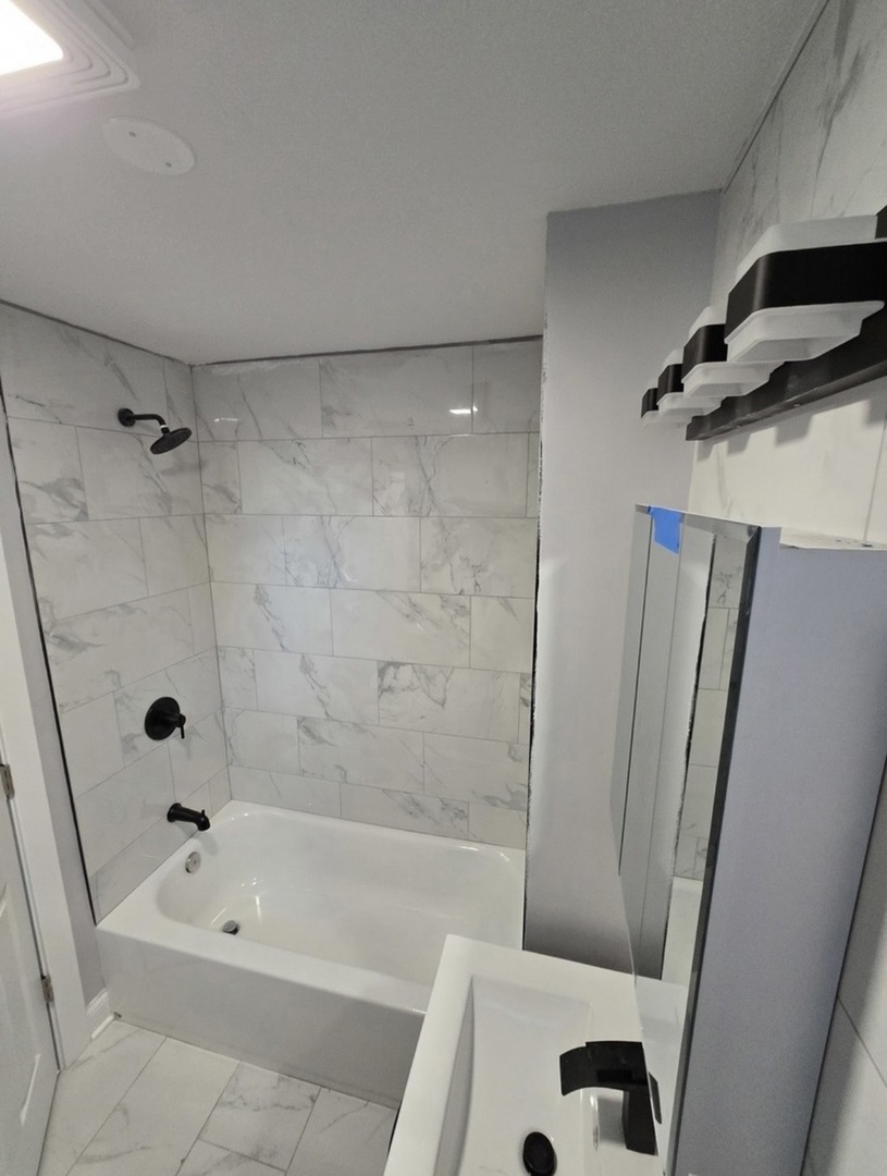 651 North Long Avenue Chicago IL 60644