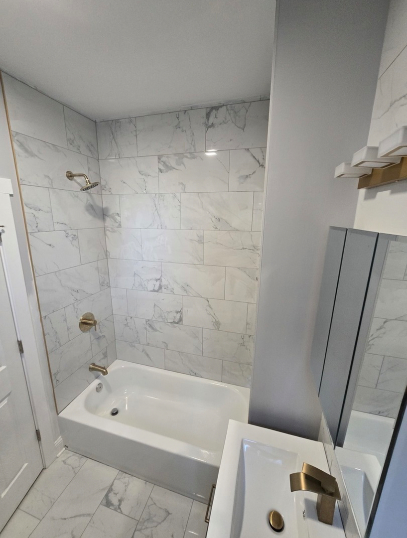 651 North Long Avenue Chicago IL 60644