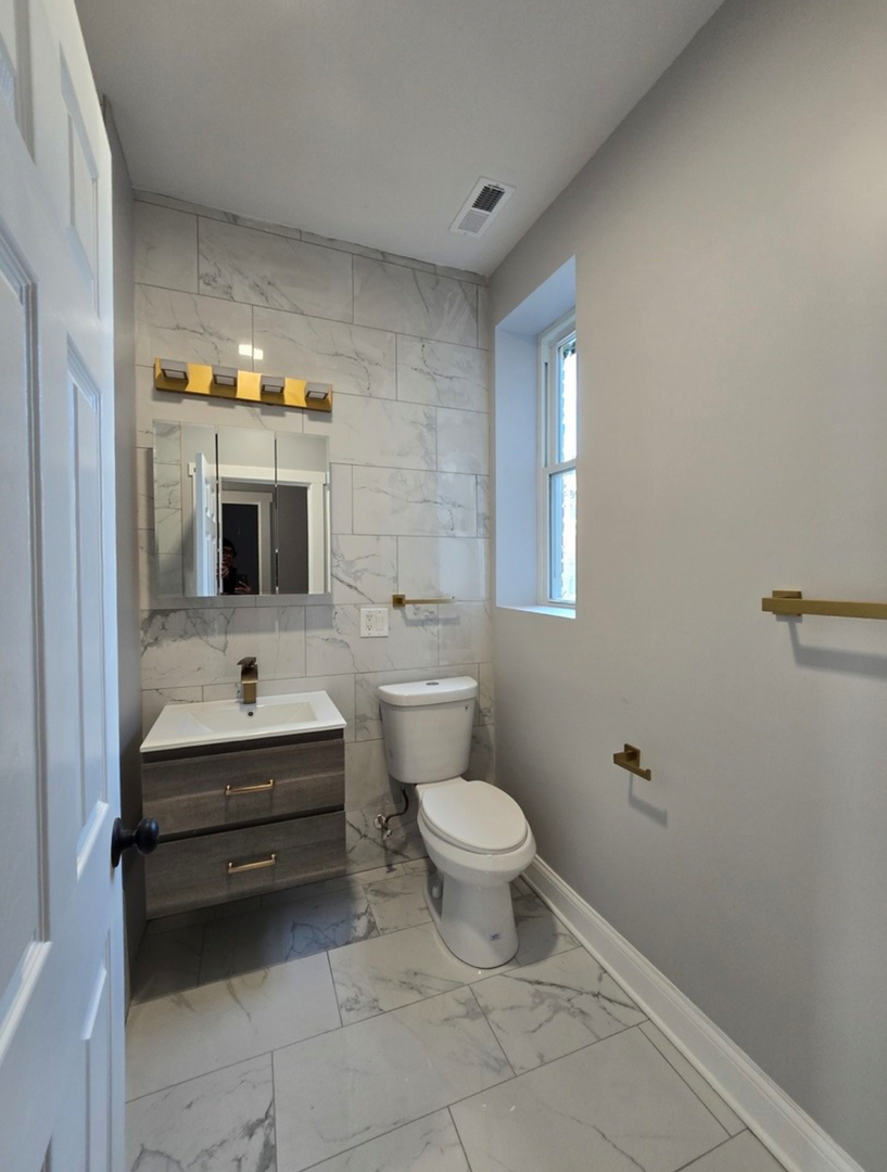 651 North Long Avenue Chicago IL 60644