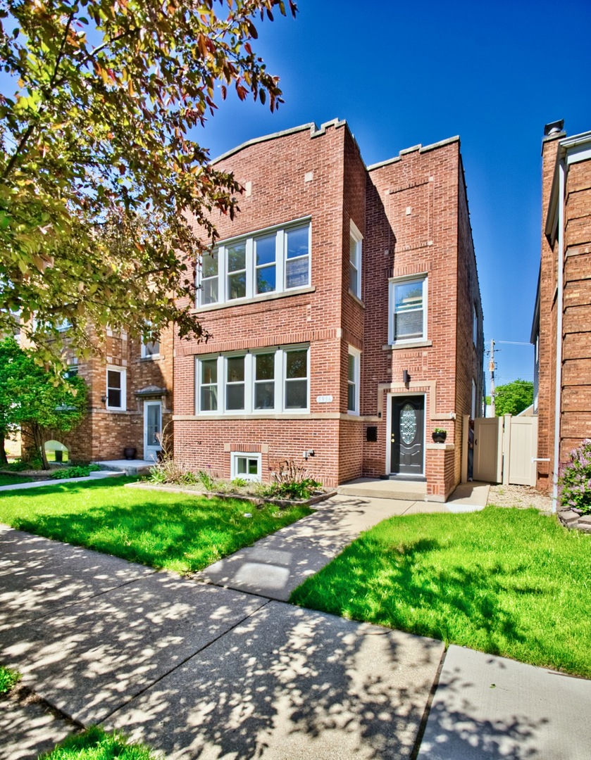 5936 North Melvina Avenue Chicago IL 60646