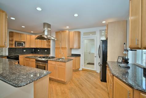 5936 North Melvina Avenue Chicago IL 60646