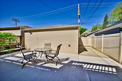 5936 North Melvina Avenue Chicago IL 60646