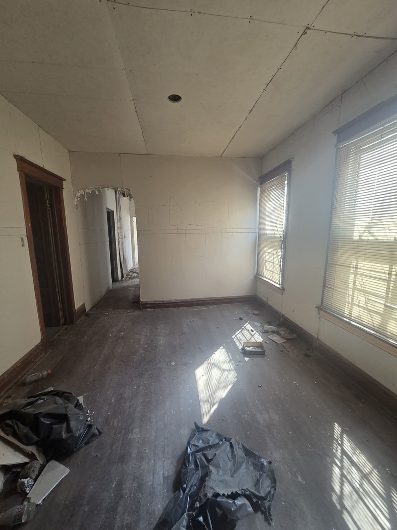 11705 South Lafayette Avenue Chicago IL 60628