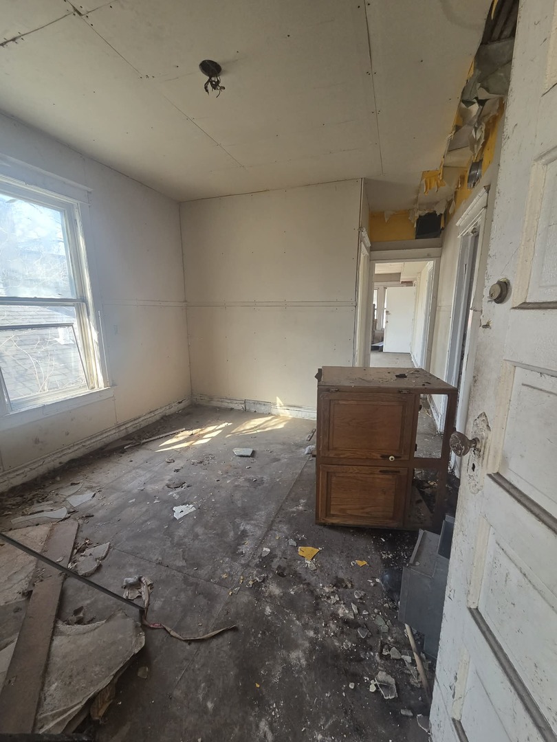 11705 South Lafayette Avenue Chicago IL 60628