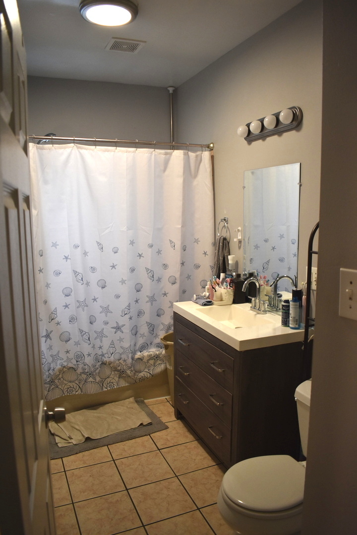 1749 West North Shore Avenue Chicago IL 60626