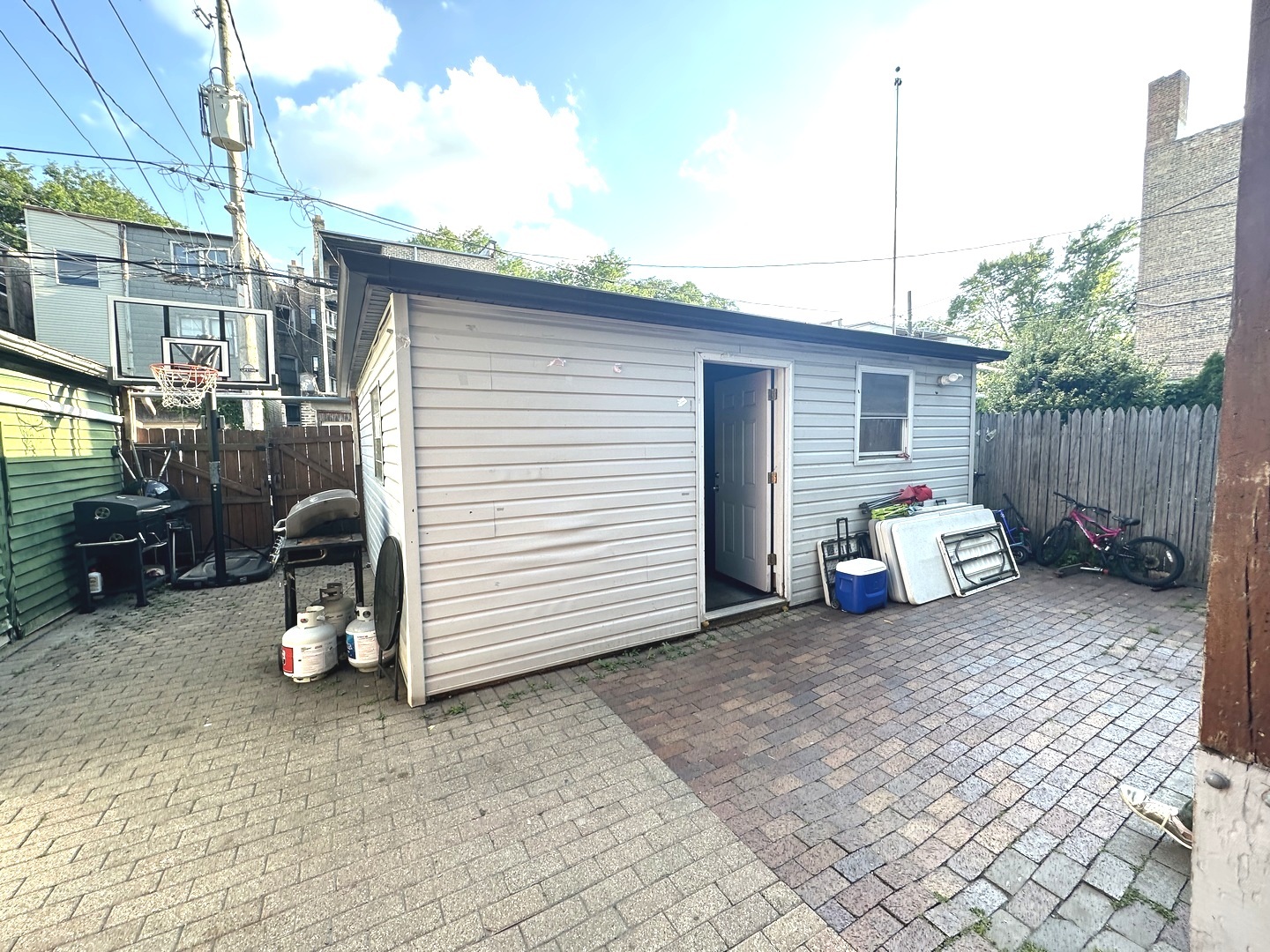 1749 West North Shore Avenue Chicago IL 60626