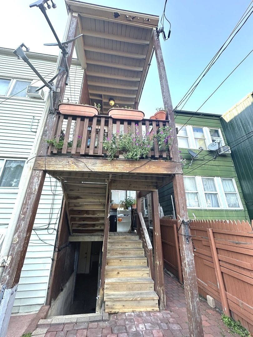 1749 West North Shore Avenue Chicago IL 60626