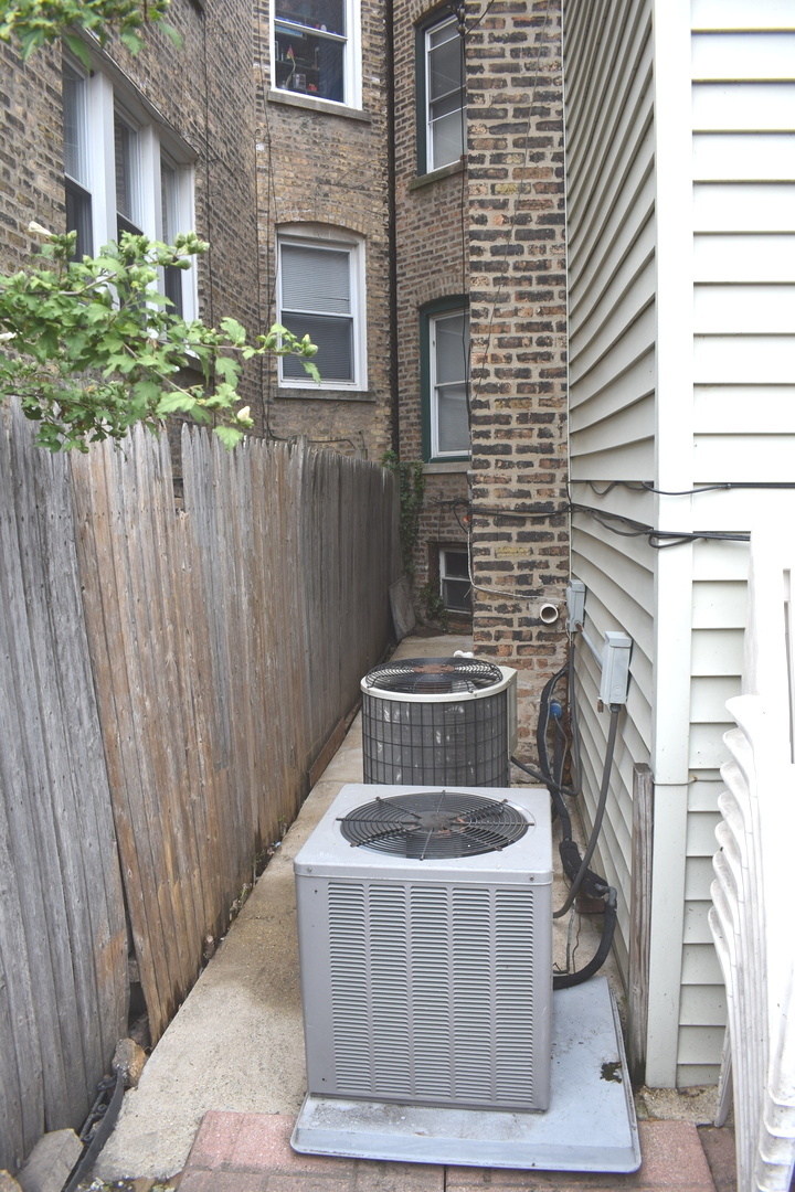 1749 West North Shore Avenue Chicago IL 60626