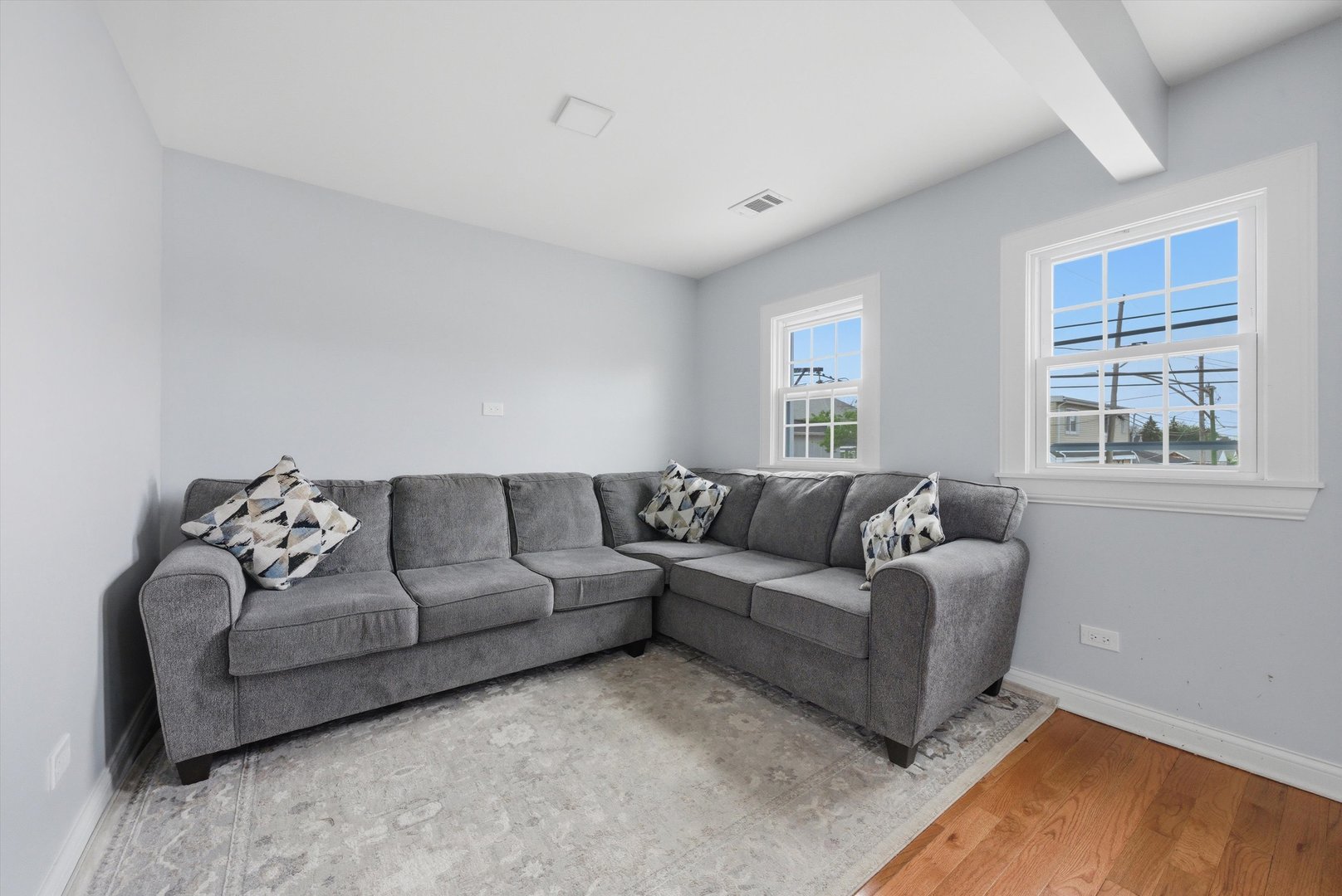 6145 West 54th Street Chicago IL 60638