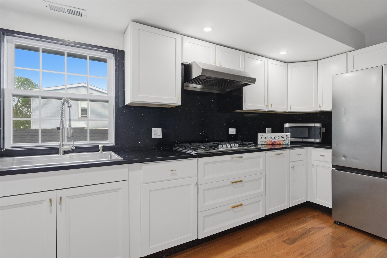 6145 West 54th Street Chicago IL 60638