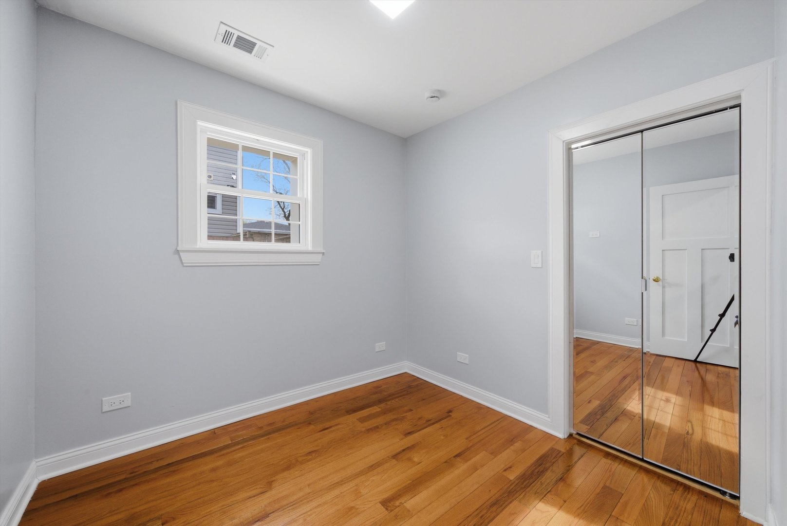6145 West 54th Street Chicago IL 60638