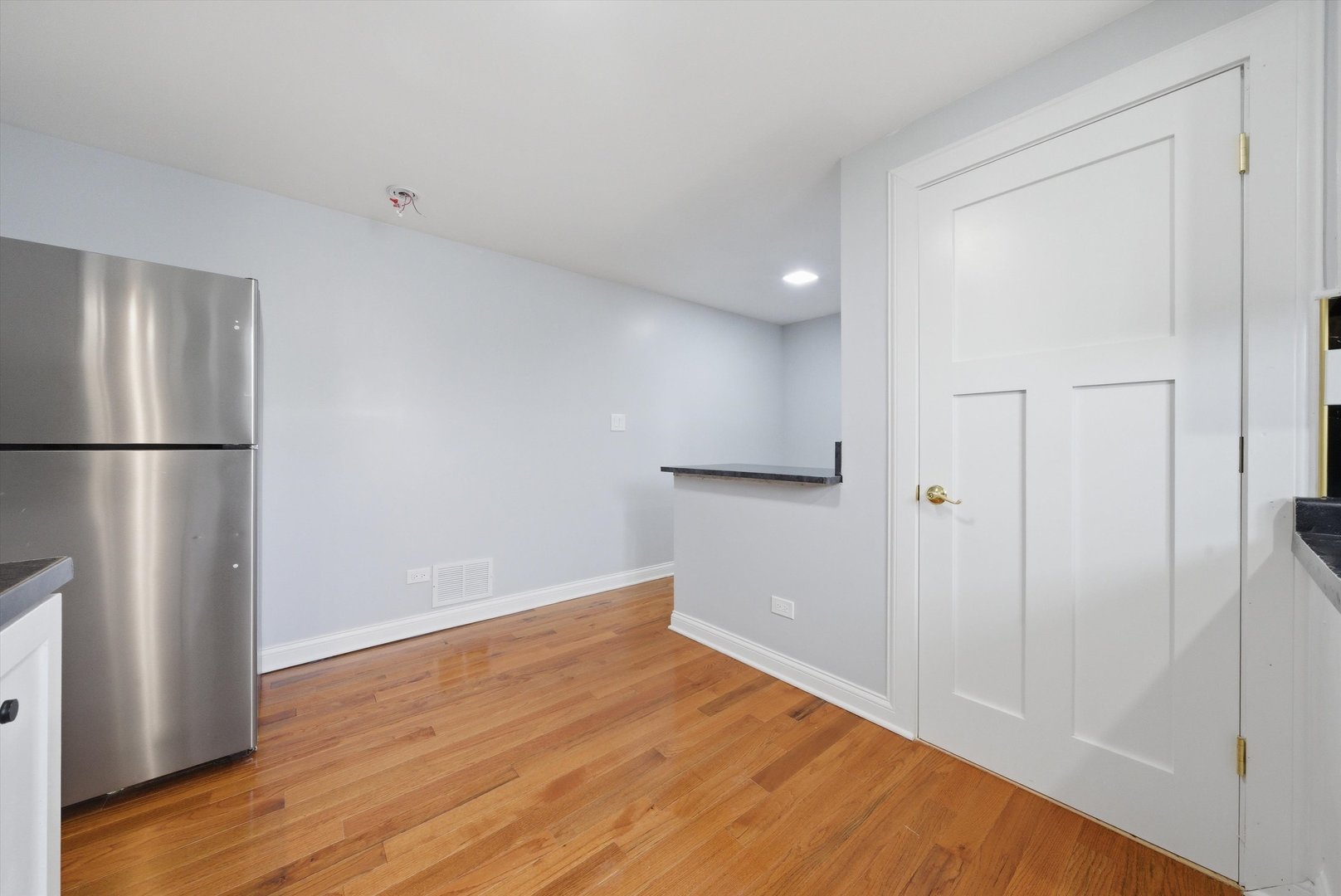 6145 West 54th Street Chicago IL 60638