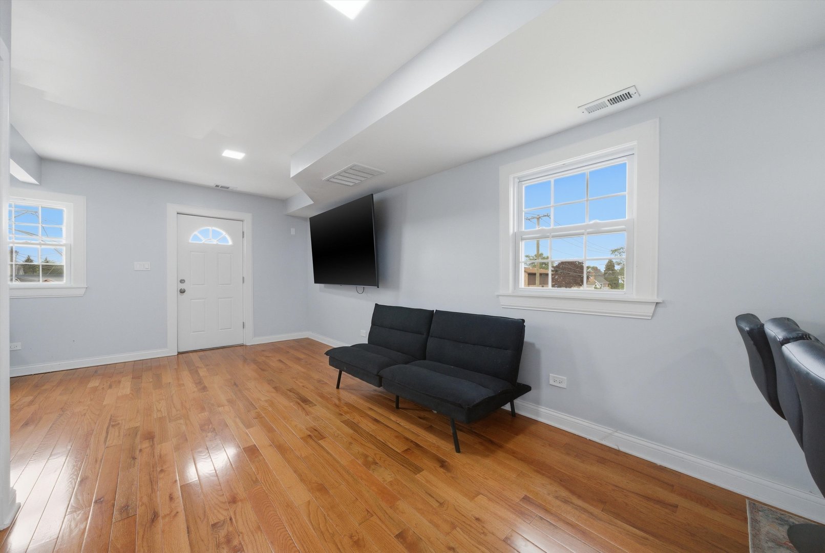 6145 West 54th Street Chicago IL 60638