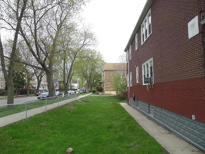 2836 East 84th Street Chicago IL 60617