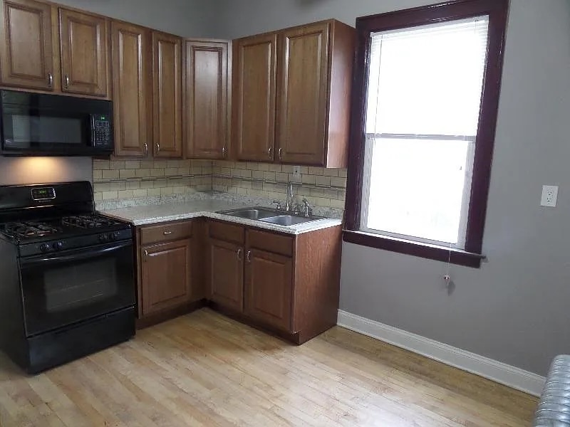 2836 East 84th Street Chicago IL 60617