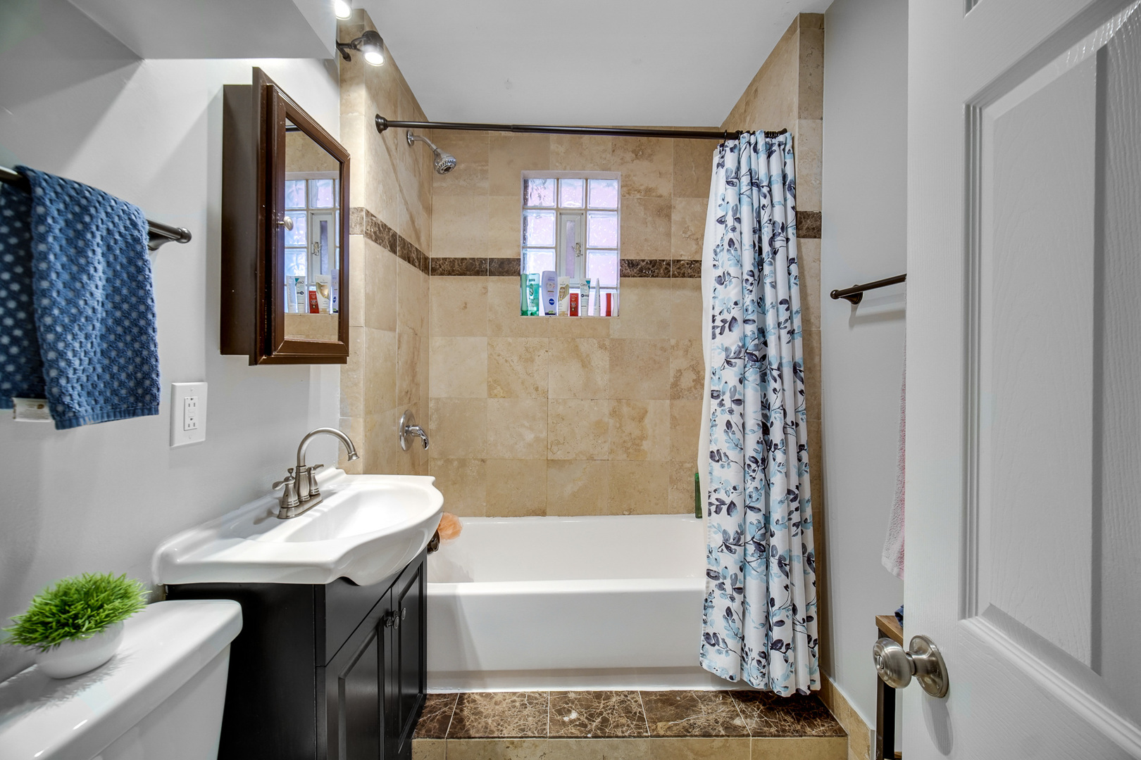 3850 West Diversey Avenue Chicago IL 60647