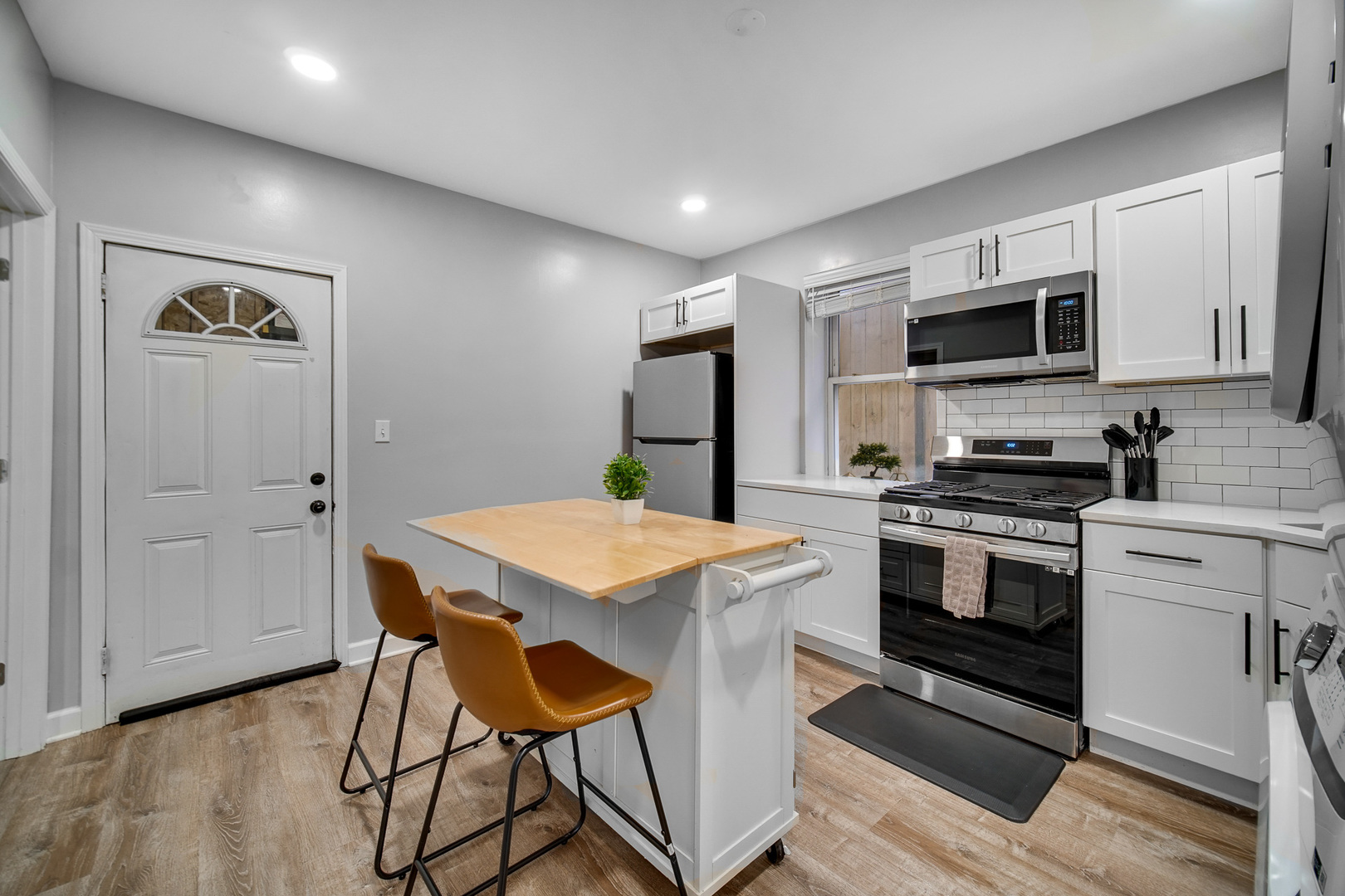 3850 West Diversey Avenue Chicago IL 60647