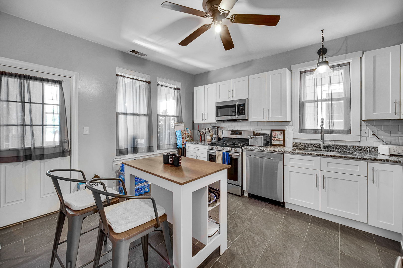 3850 West Diversey Avenue Chicago IL 60647