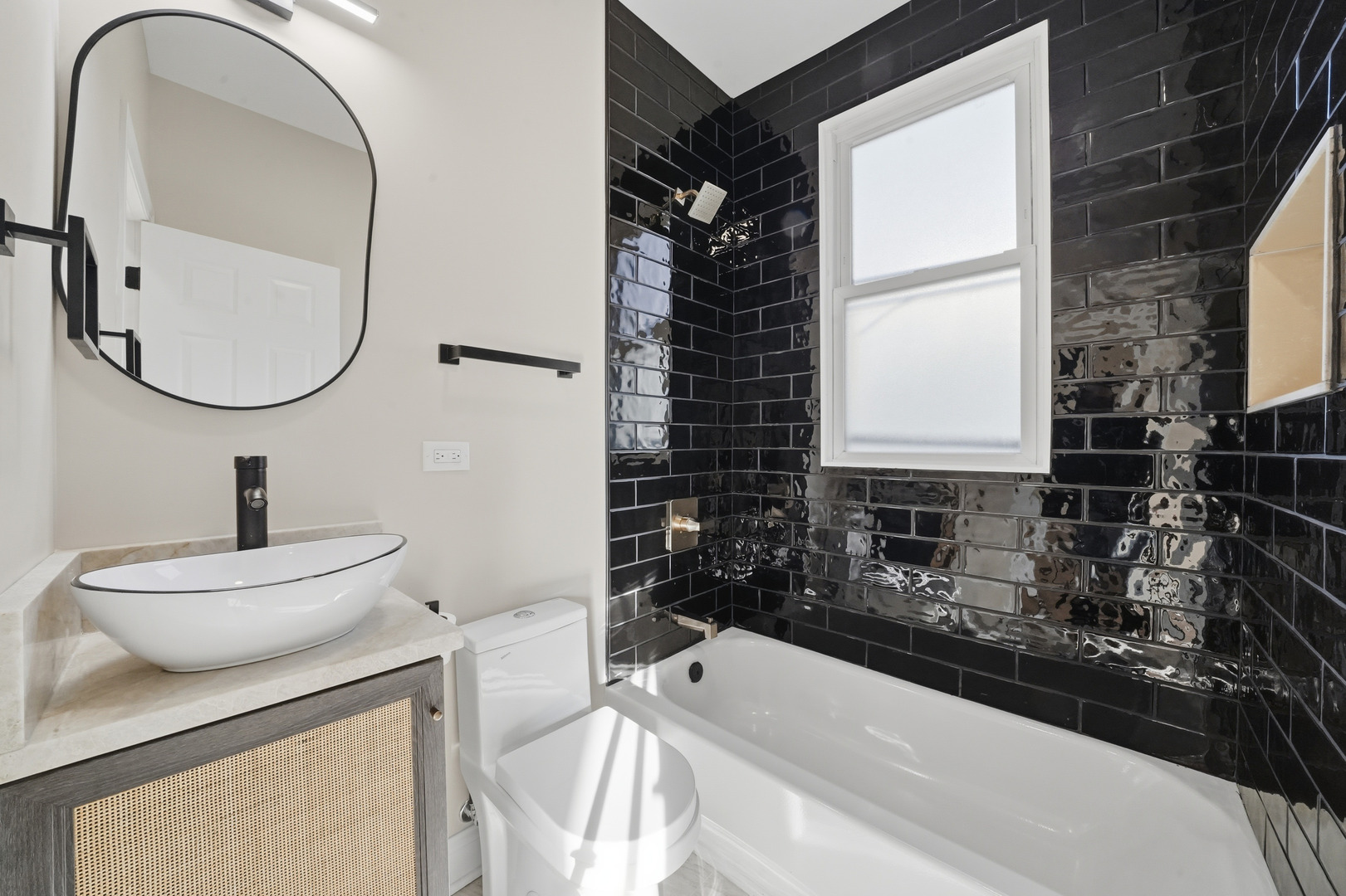 7256 South May Street Chicago IL 60621